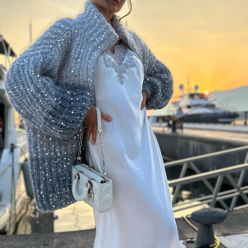 スパンコール付きの無地ニットセーター